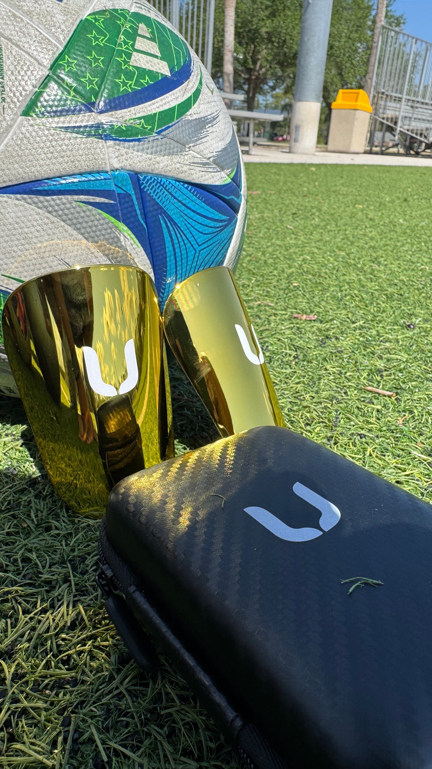 GRIPS GOLD MINI SHINGUARDS with Carrying Case